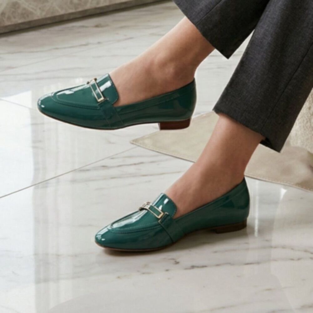 Pour La Victoire Classic Kelly Green Patent Dark Academia Leather Loafers